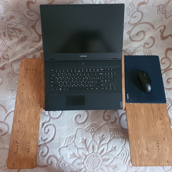 Столик под ноутбук