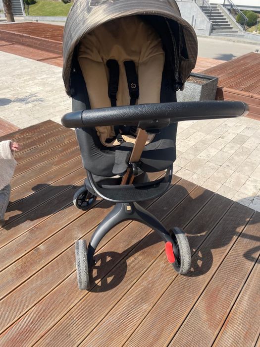 Продавам бебешка количка Stokke Xplory X-Limited Edition Gold Black