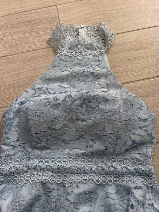 Светло синя дантелена рокля