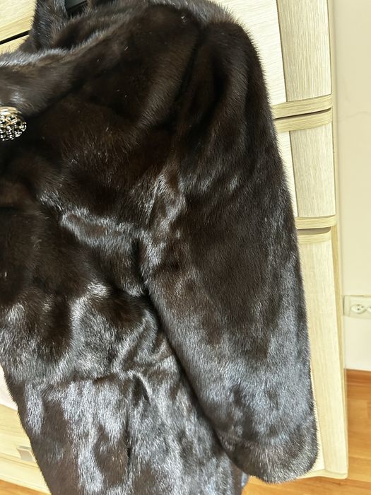 Продаю шубу норковую