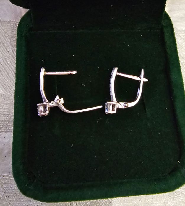 Серьги золотые с якутскими брилиантами