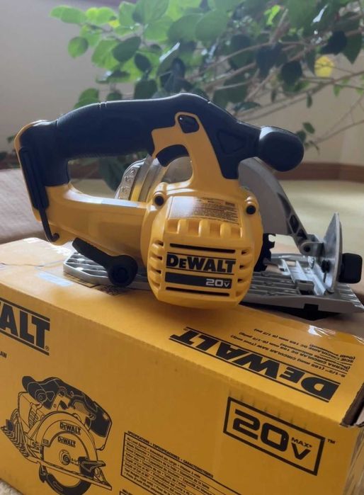 Дисковая пила DeWALT DCS391N 18-20 вольт