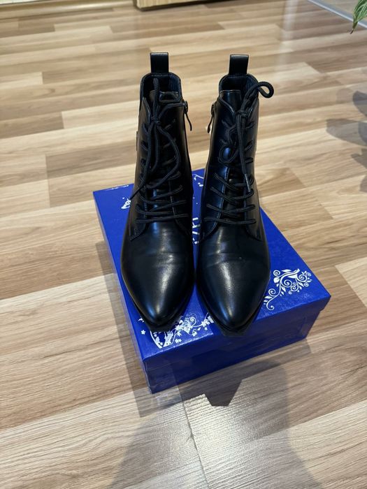 Дамски   боти...