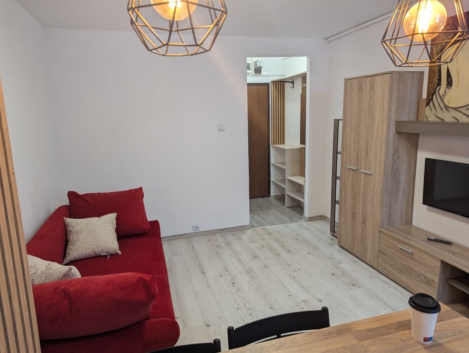Chirie, Garsoniera moderna, Noua Brasov, 350euro, Et 4/4