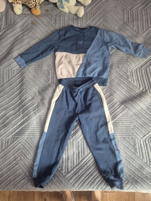 Костюм Next на мальчика 5-6лет