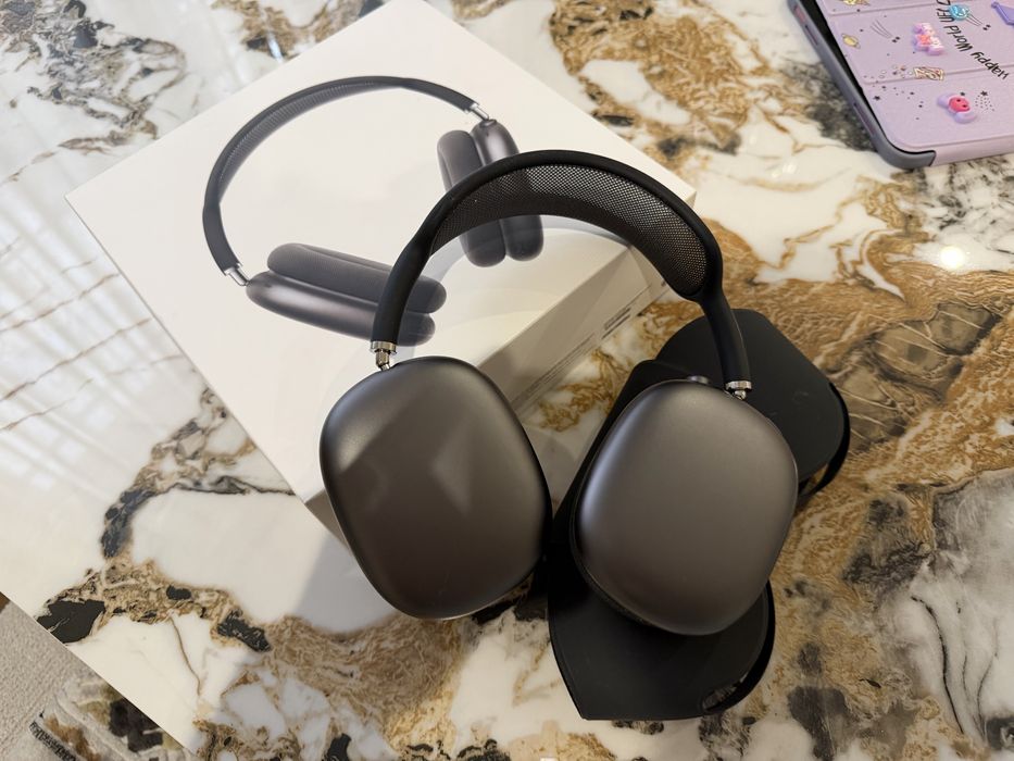 Продам   AirPods Max