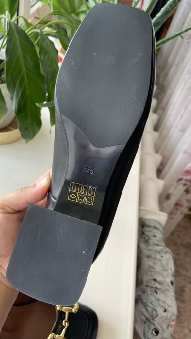 Продам женские туфли