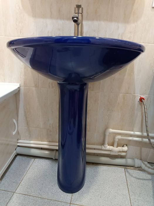 Продам унитаз и тюльпан