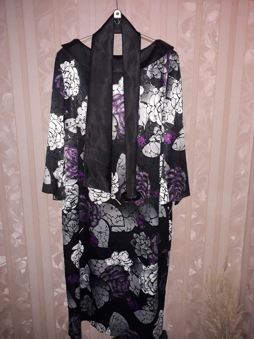 Продам платье 50 размер