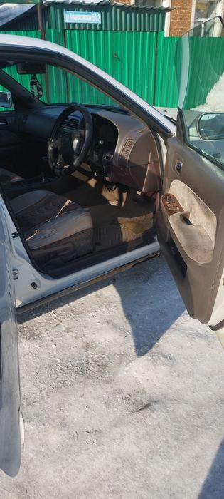 Автомобиль Nissan Leopard