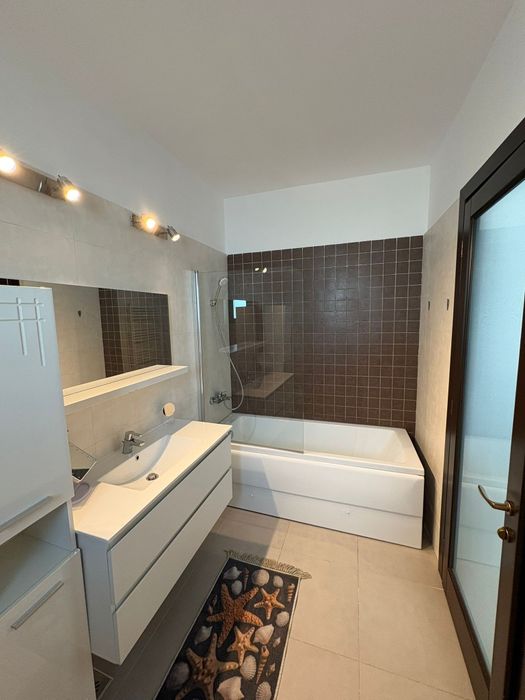 Inchiriez Apartament 3 Camere Bloc VSC