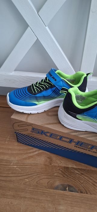 Adidasi Skechers mărimea 32