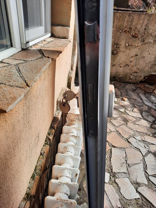 Алуминиева интериорна врата със стъкло !!!