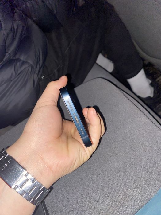 Продам айфон 13 в хорошем состаяни