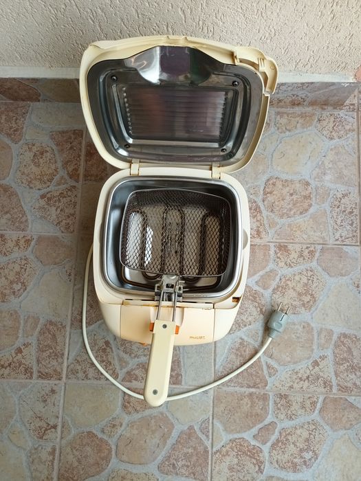 Професионален фритюрник с марка PHILIPS от времето на СОЦА.