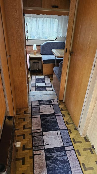 Каравана с външна тента