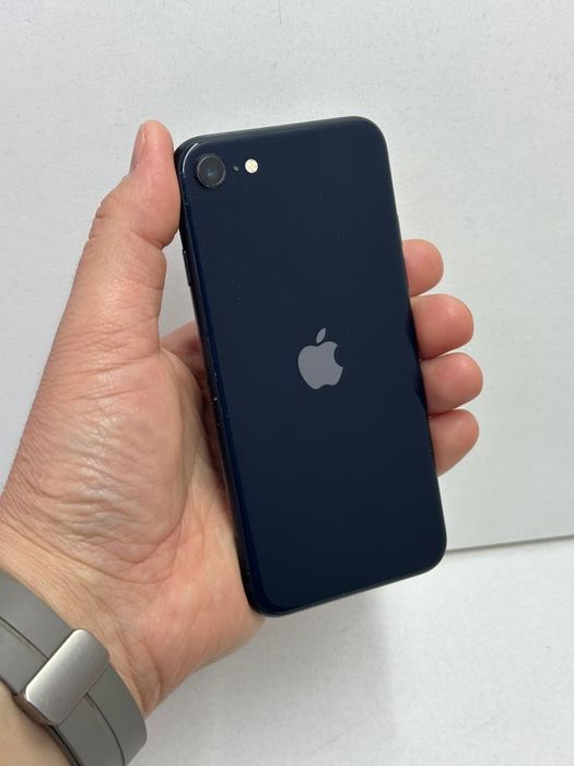 Продам Айфон Se 20 64г