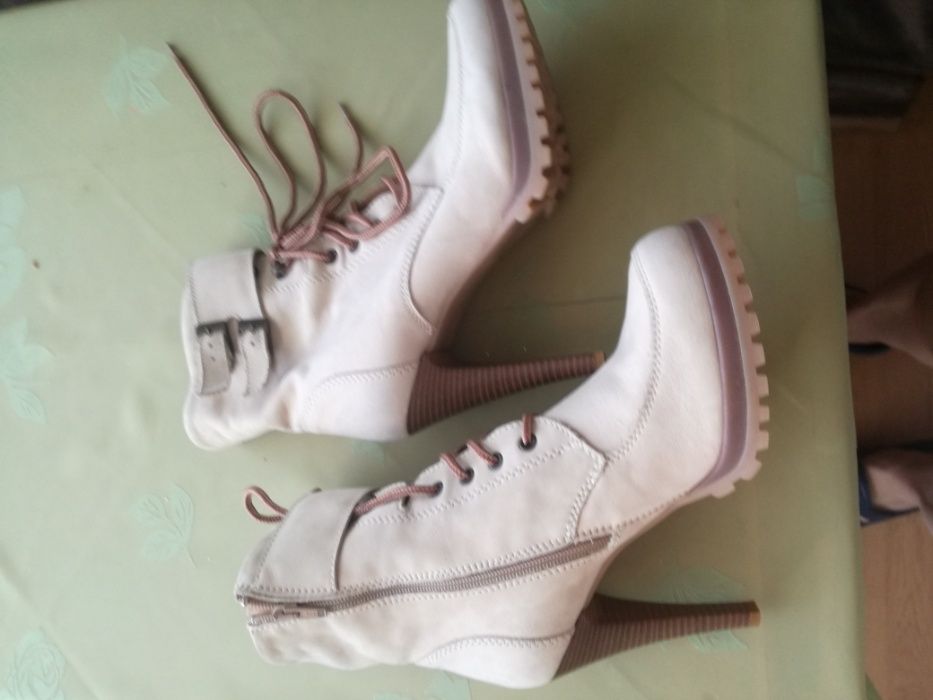 Vând ghete piele Paris