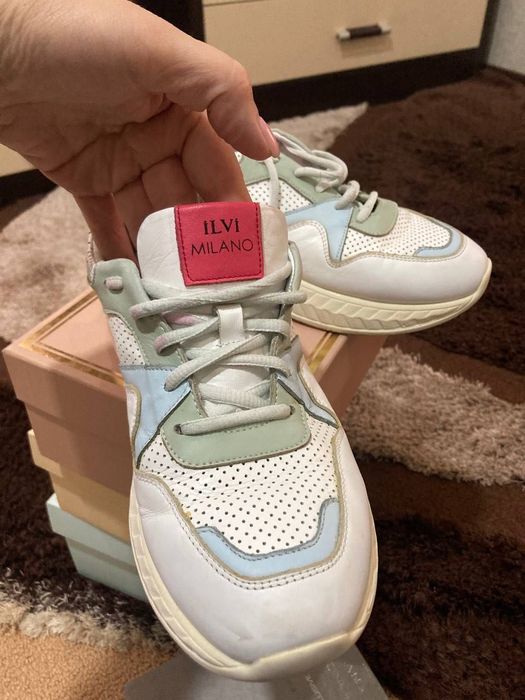 Кроссовки женские, чистая кожа фирма ilvi