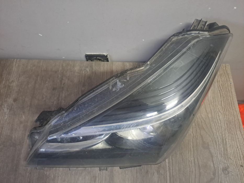 Yaris 2014-2017 фар лед