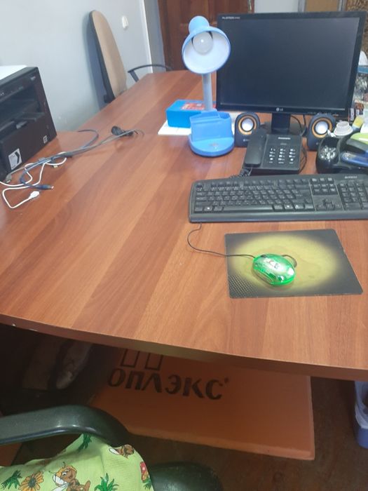 Офисный стол + приставной столик б/у
