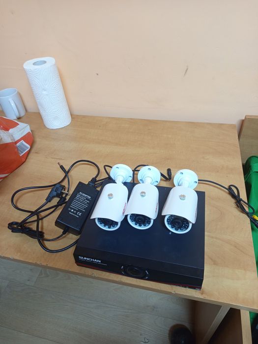 Продавам три камери с ресийвар