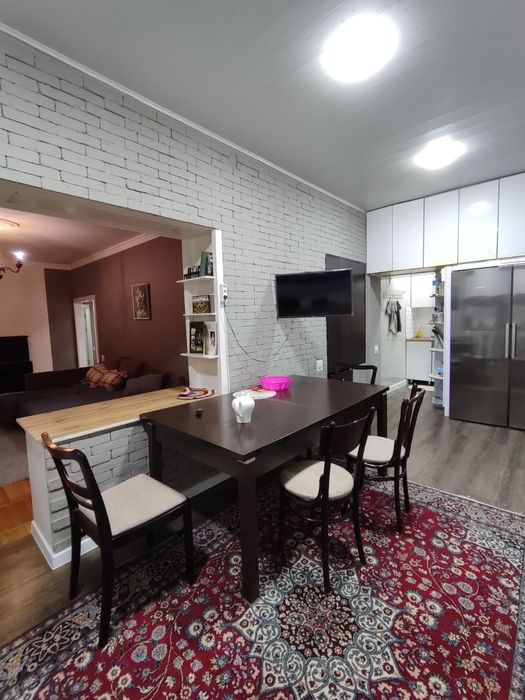 Сдается комната метро Айбек метро космонавтов