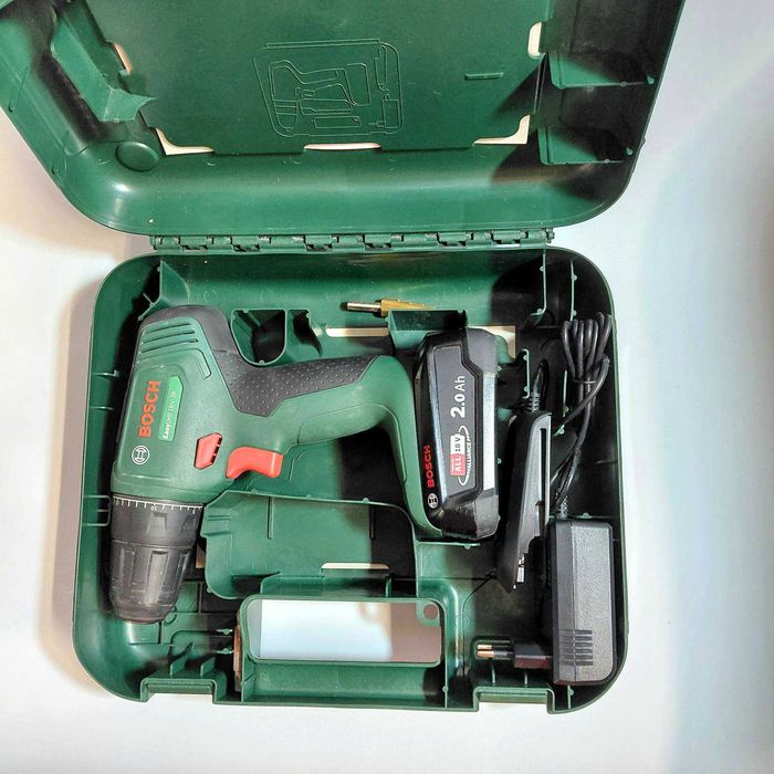 Акумулаторен винтоверт Bosch EasyDrill 18V-38 с батерия, зарядно и куфар