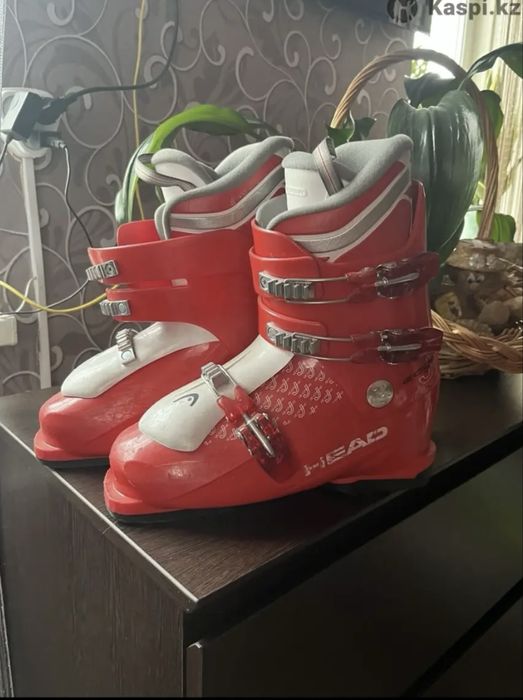 Продам батинки лыжные.