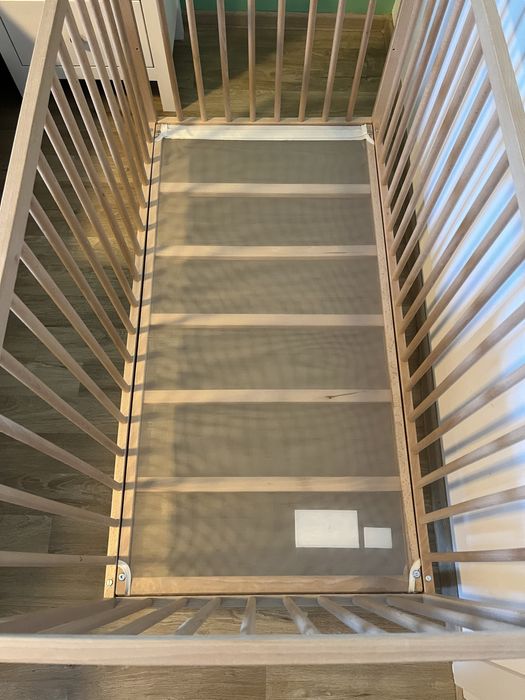 Patut bebe 2 nivele cu saltea de cocos și masa de schimbat