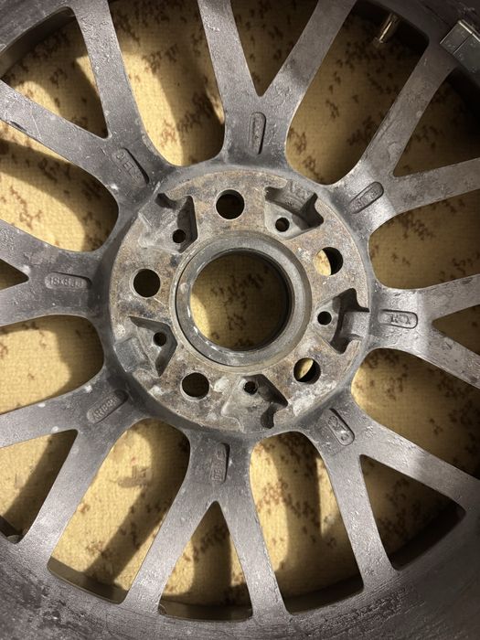 Диска R18 шина 225/45/18 бирге