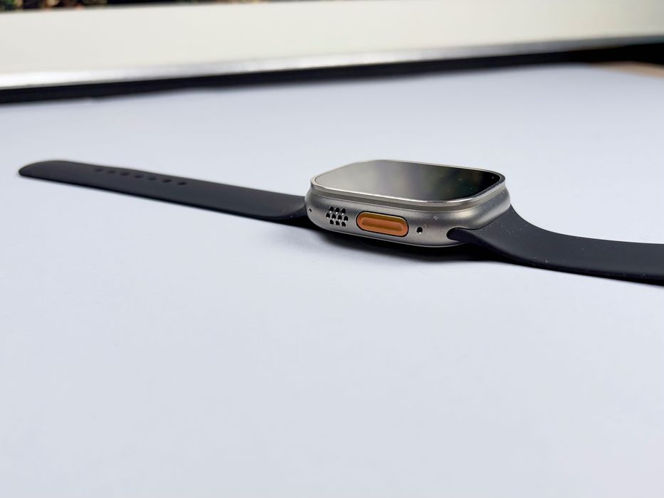 Apple Watch Ultra 1st Gen, 49mm, Titanium, GPS + Cellular, 86% батерия, оригинална каишка и зарядно
