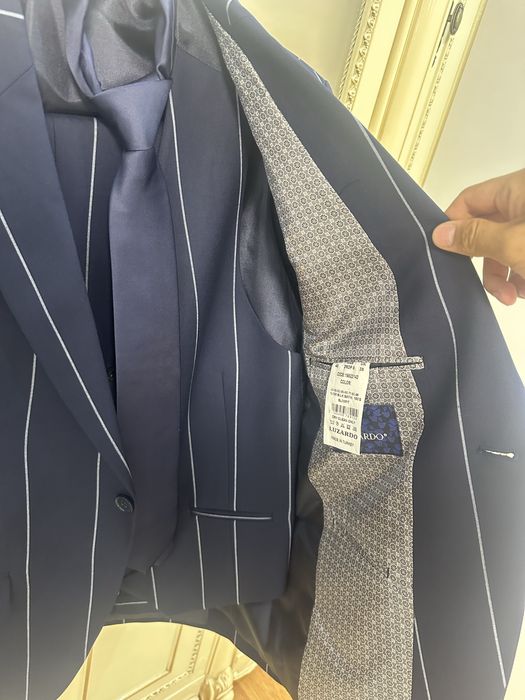 Продам костюм тройка