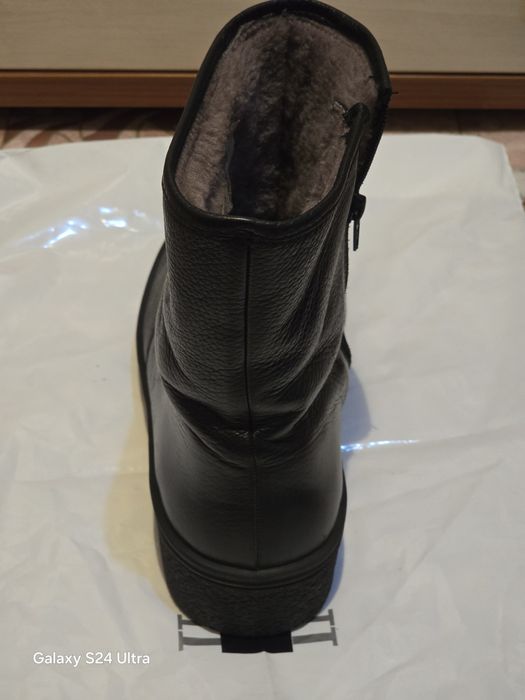 Продам зимние сапоги