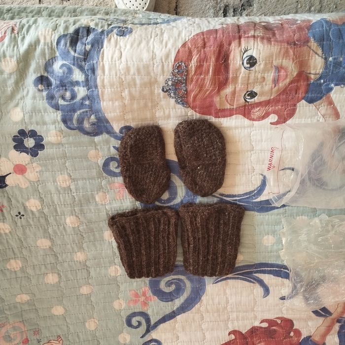 Следы и наколенники,из чистой овечьей шерсти.