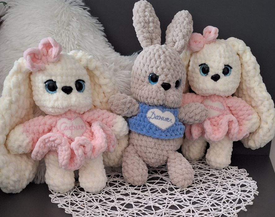 Малки плетени играчки. Зайче, мече, коте, бобър