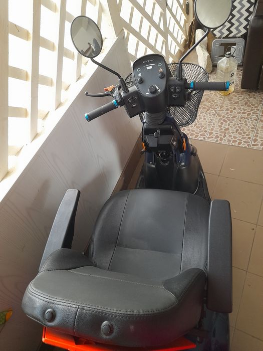 Tricicleta electrica pt adulti  mini crosser