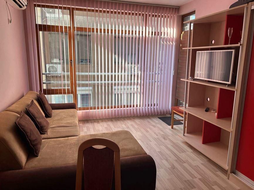 Дава се под наем Едностаен апартамент в Бургас, Сарафово - 45 кв.м за 270.3 € - Снимка #1