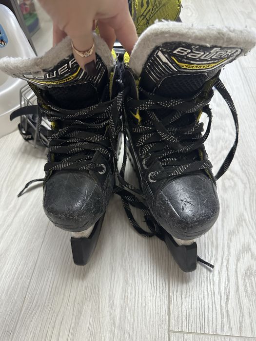 Продам коньки Bauer и шлем