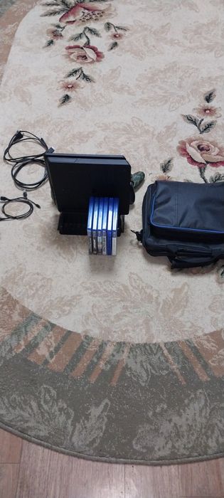 Продам PlayStation 4 Slim