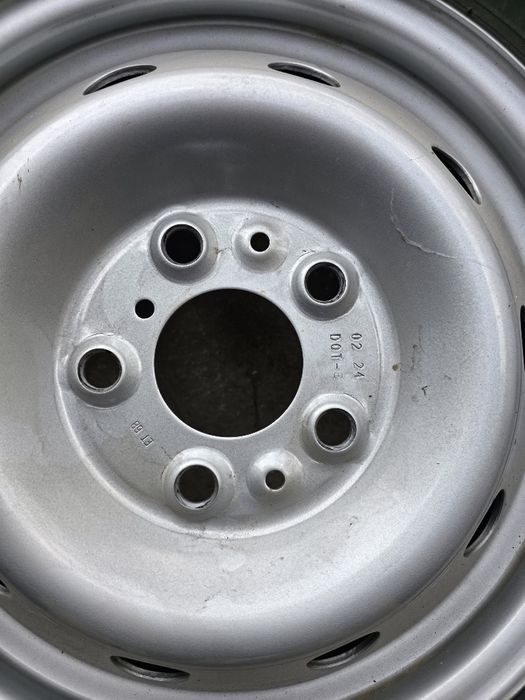 Michelin agilis camping 225.75.16 нови