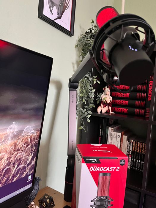 Микрофон HyperX Quadcast 2 и стойка