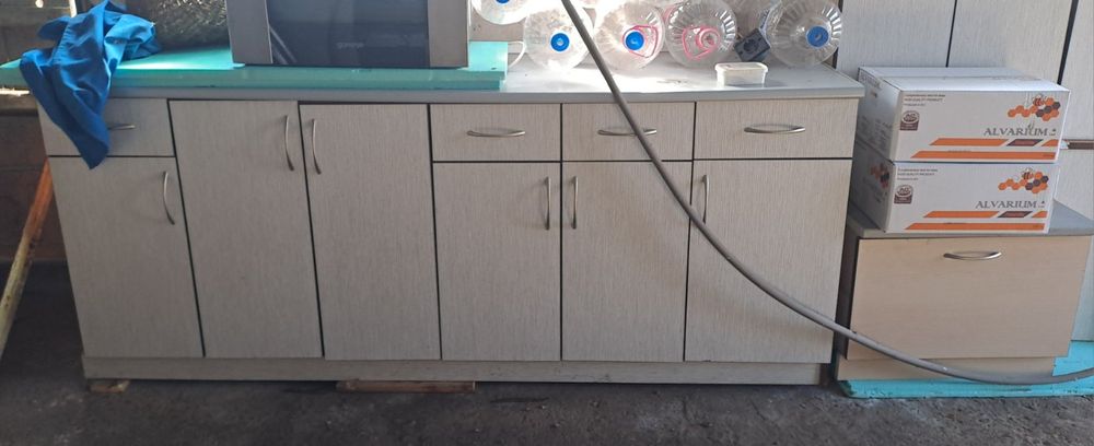 Продавам нова кухня