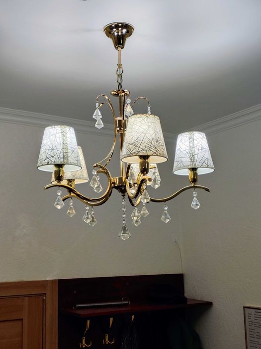 Продам люстры, красивые