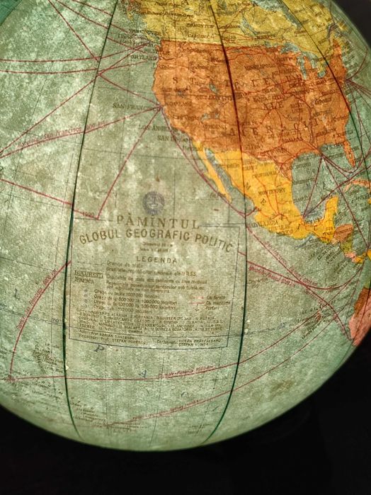 Glob geopolitic luminos anii 90