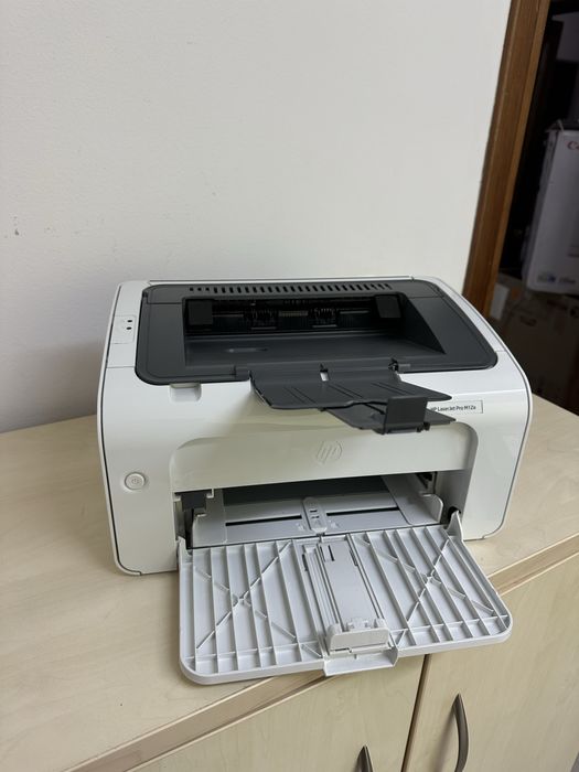 Imprimanta laser HP m12a