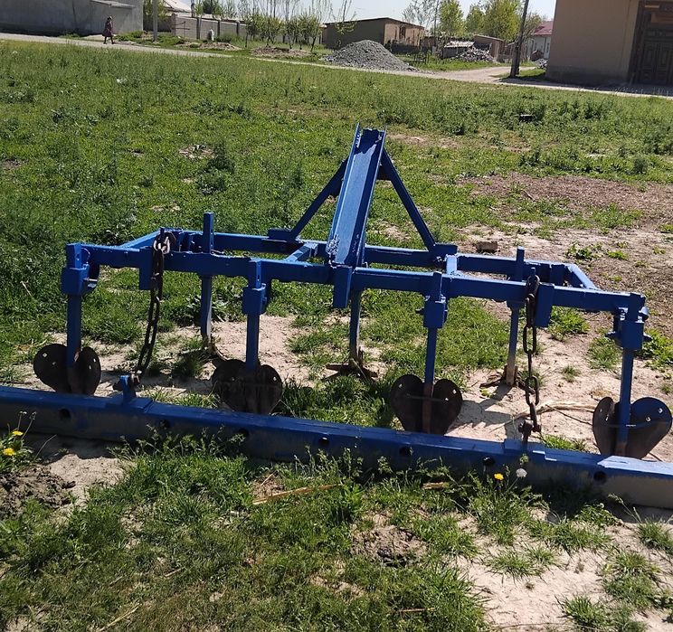 T 28 Traktor chizili bilan sotiladi.