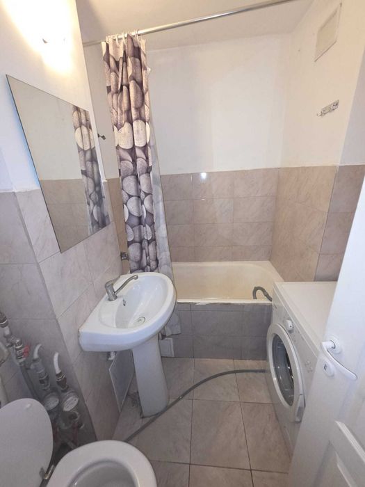 Vand apartament cu doua camere strada Iza, Mun. Oradea