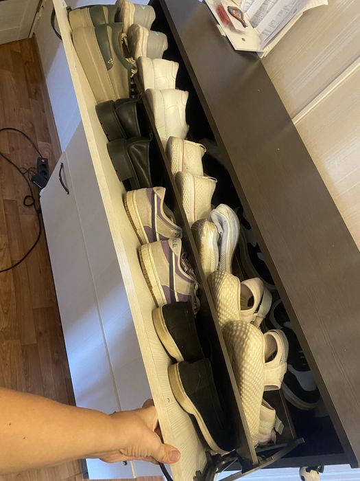 Продам Обувницу