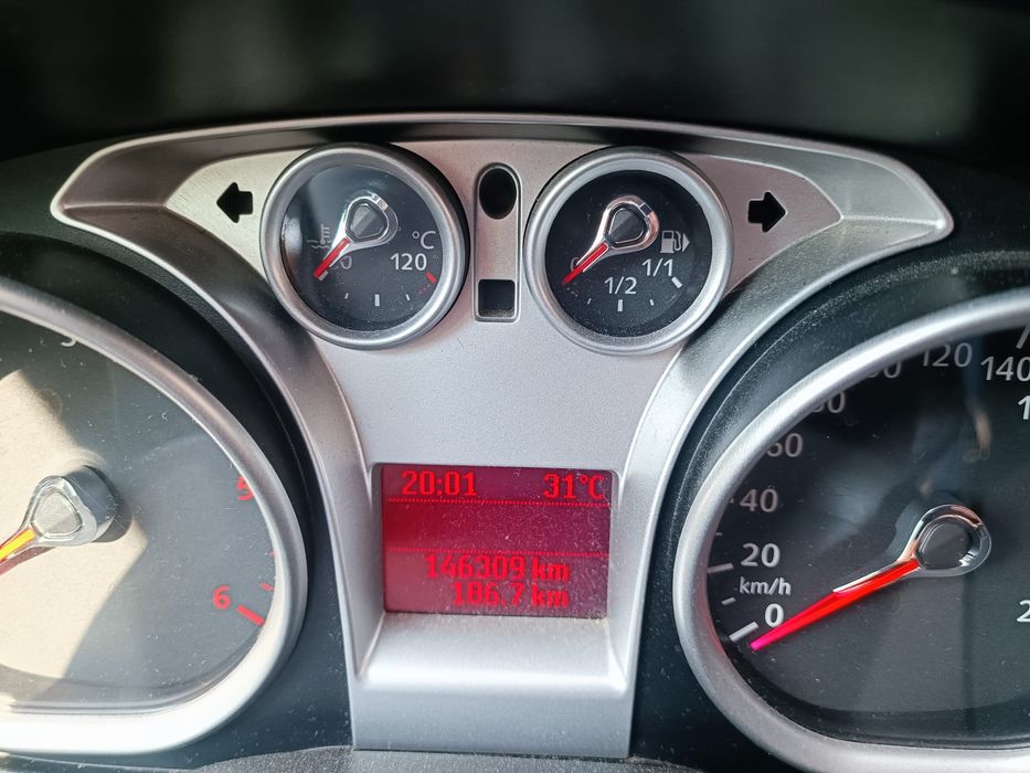 Vând Ford focus 1.8 diesel